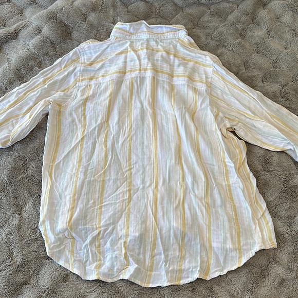 Universal Thread Pastel Button Down - Picture 5 of 5